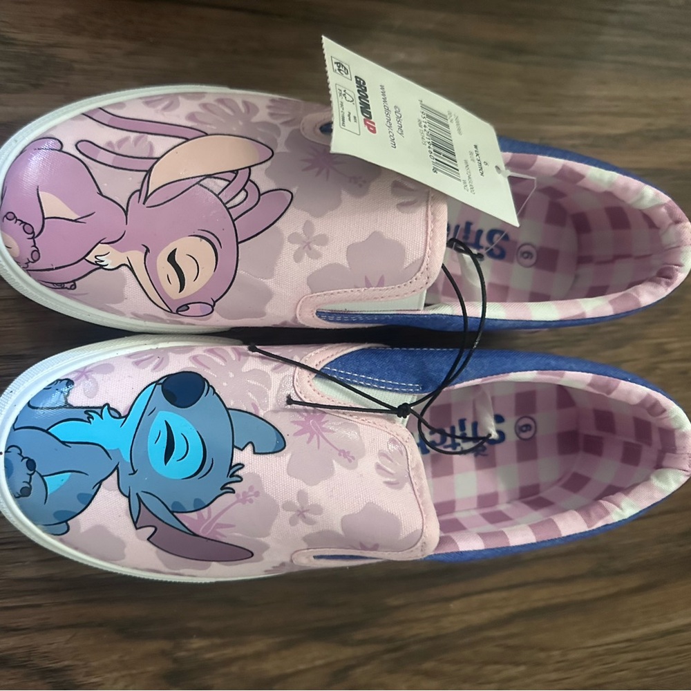 Size 6 Big Girls stitch shoes BRAND NEW NEVER WORN TAGS INTACT!